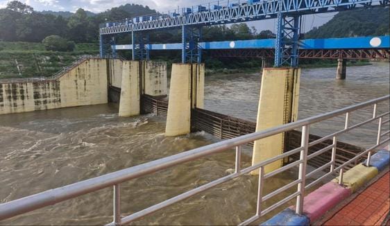 Double the water released from the dam into Ramganga, Ganga in spate