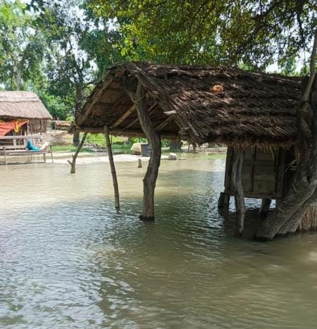 Many villages were flooded overnight by the water of the swollen Saryu river