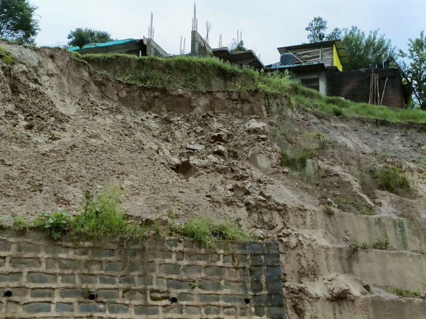 Now the Public Works Department will construct the fallen pillars of the four-lane road