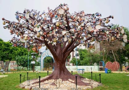 120 craftsmen created a park using 80 tonnes of broken crockery