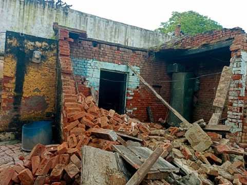 The front part of the house collapsed due to rain