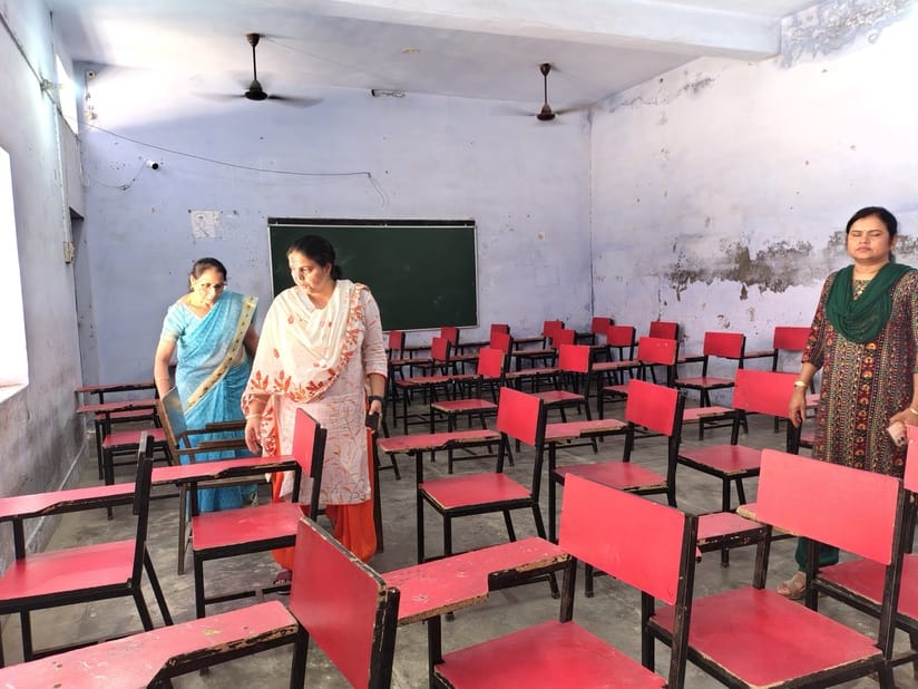 Water leaking in school classrooms