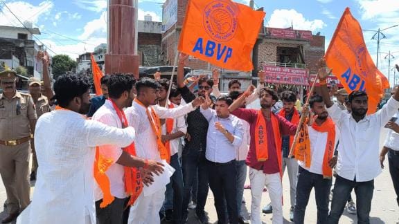 Akhil Bharatiya Vidyarthi Parishad demonstrated