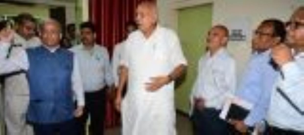 Minister got angry at Kannauj agriculture officer for not responding to Akhilesh's tweet