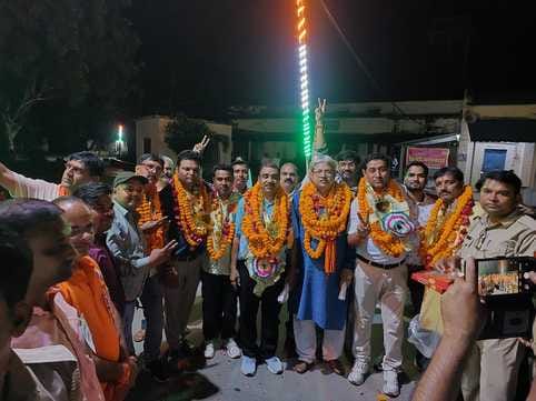 Five candidates of Ordnance Factory Mazdoor Union won