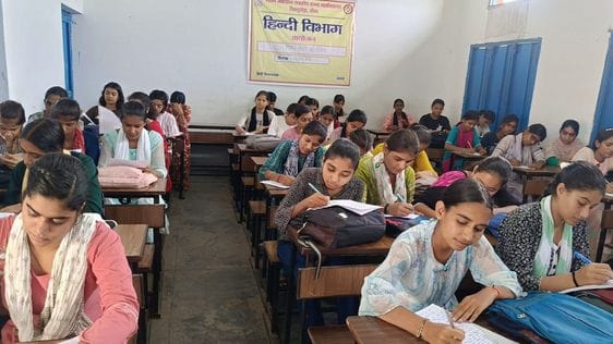 Student Neha became the president of Hindi committee