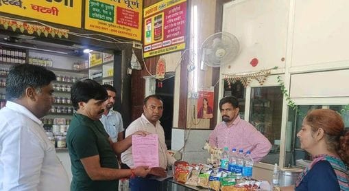 Plastic found at Dhabas, challan issued for eight Plastic found at Dhabas, challan issued for eight