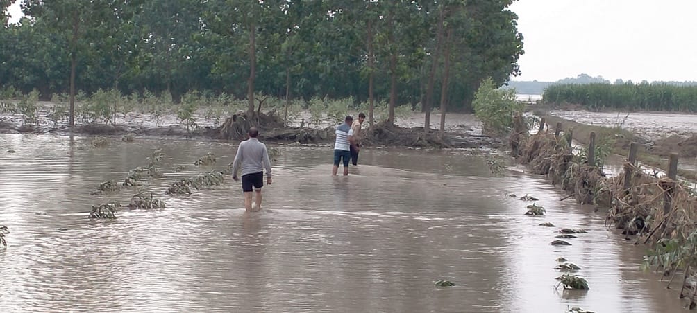 Talked to the villagers and said- cooperate in building a stone wall at this place