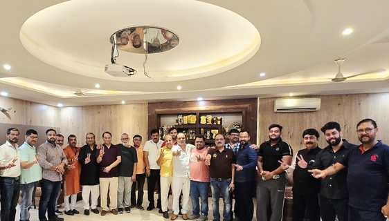 Alexander Club conducts contact trip for elections