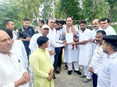 BJP workers got into a fight over waterlogging, state president inspected