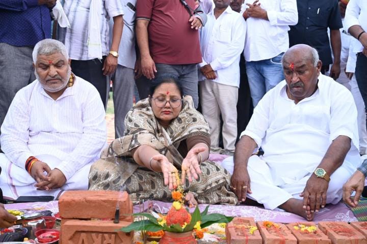 Modern veterinary hospital will be constructed with 67 lakh rupees, foundation stone was laid