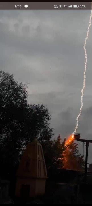 A woman and two teenagers were burnt due to lightning