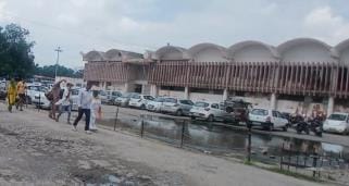 Park your vehicle at the bus stand at your own risk