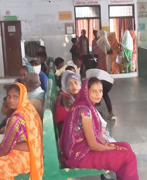 As the weather changes, the number of cold and fever patients increases in rural areas