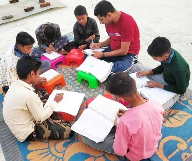 Shivprakash became the protector of the border and the patron of education in the village