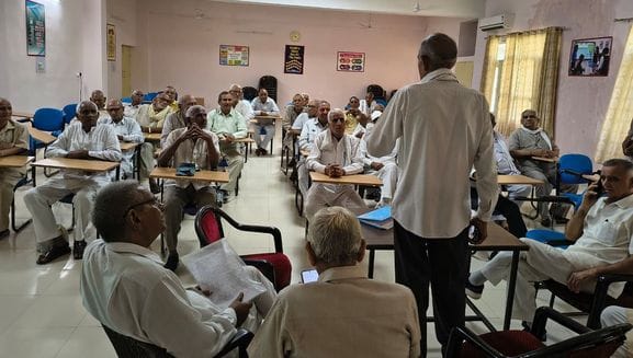 Retired police personnel held a meeting on pending demands