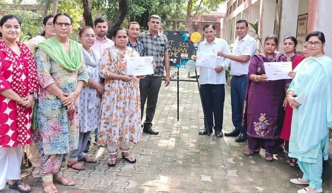 Mass fast was held demanding restoration of old pension scheme