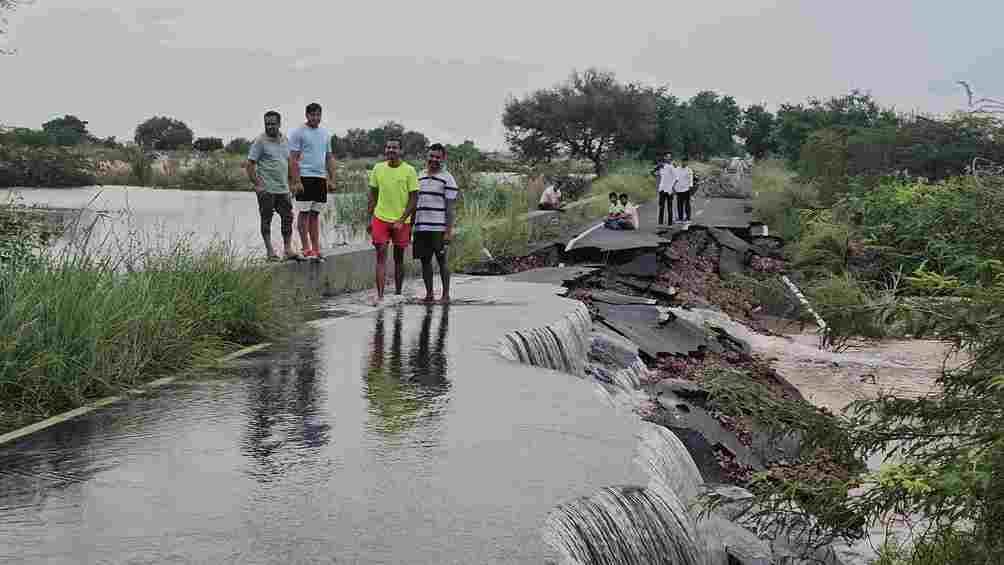 900 acres of crops were damaged due to waterlogging in the fields