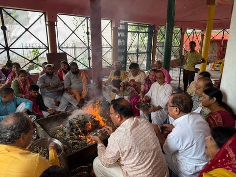 The pandal resonated with bhajans and chants