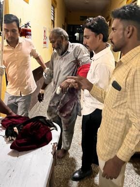 Bloody clash between two parties due to enmity, 12 people seriously injured