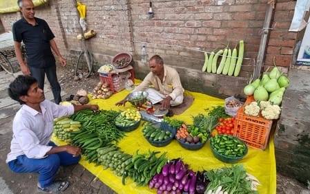 Parwal-tomato 20, bitter gourd 40 rupees per kg expensive