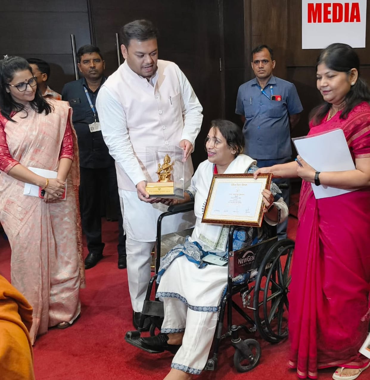 Babita Singh received State Teacher Award in Lucknow