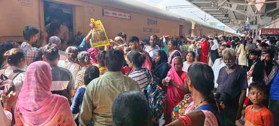 Packed trains and overcrowded buses... passengers helpless