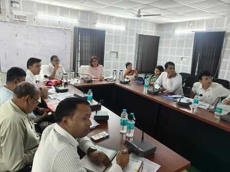 सिरोही में अतिवृष्टि प्रभावित क्षेत्रों में राहत-बचाव कार्यों को लेकर प्रभारी सचिव ने की बैठक