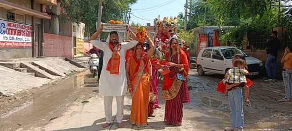 251 women took out a grand Mangal Kalash Yatra