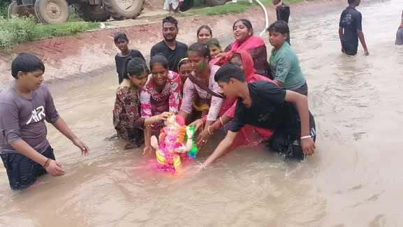 Farewell to Ganpati Bappa with tearful eyes