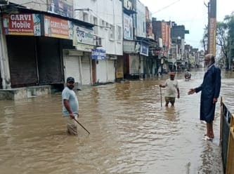 32 mm rain caused waterlogging in the city, teams of two departments came to the field