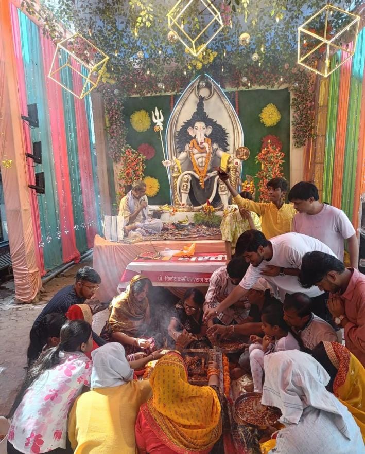 Havan-puja took place in pandals, Ganpati immersion procession today