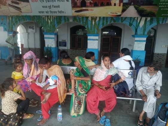 New Delhi Intercity Express delayed by 8 hours, passengers kept waiting