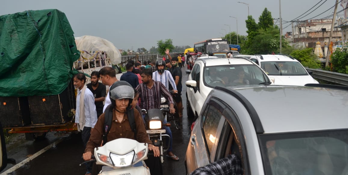 Bappa's procession came out in the rain, the sky echoed with cheers