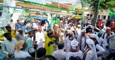 Slogans of Allahu Akbar echoed in the procession of Mohammadi