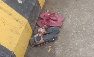Two girls jumped into the Garra river leaving their slippers on the bridge, search continues