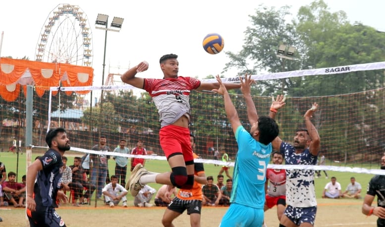 Shamli and Roorkee teams reached the volleyball finals
