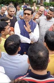 The employees union submitted a memorandum in protest against the removal of Rule 7A