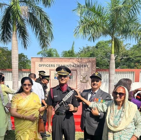 Abhishek Patiala of Bhauda became lieutenant in the army
