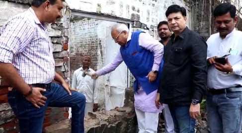 MP used hammer on the wall, hope of opening of link road arose