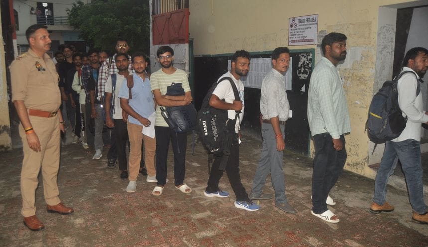 PET: 10579 candidates appeared for the exam in two shifts, ran in the rain to reach the centre