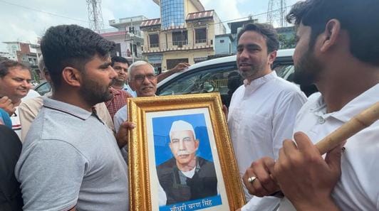 Union Minister Chaudhary Jayant Singh was welcomed in Dabthuwa