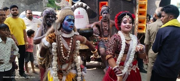 The immersion processions of Mangal Murti Gajanan were carried out with attractive tableaus