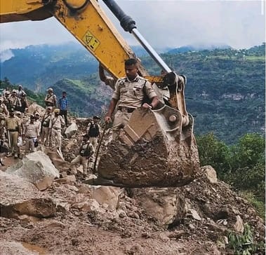 Chenani, Highway Closed, Peoples Worried, Shortage of Medicine