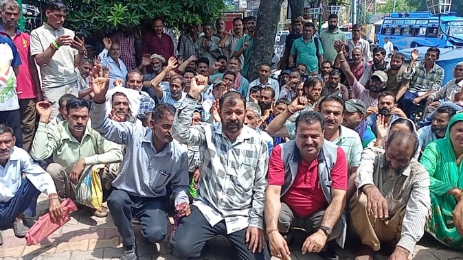 Udhampur, Dastkar Majdoor Union, Held Protest, Slathia Chowk