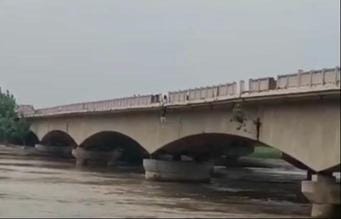 BMS student jumped into Yamuna from the bridge