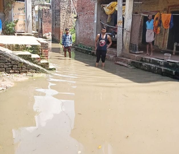 Waterlogging has worsened health, fever patients in every house