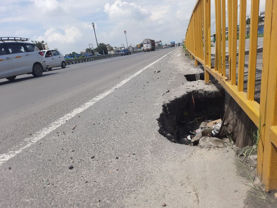 NH-44... Potholes on the highway even after spending 900 crores