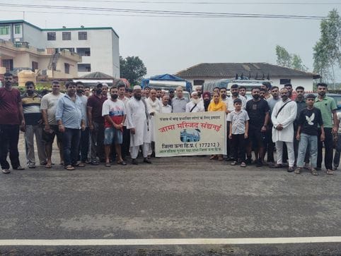 Jama Masjid Sanghnei sent help to the flood affected people