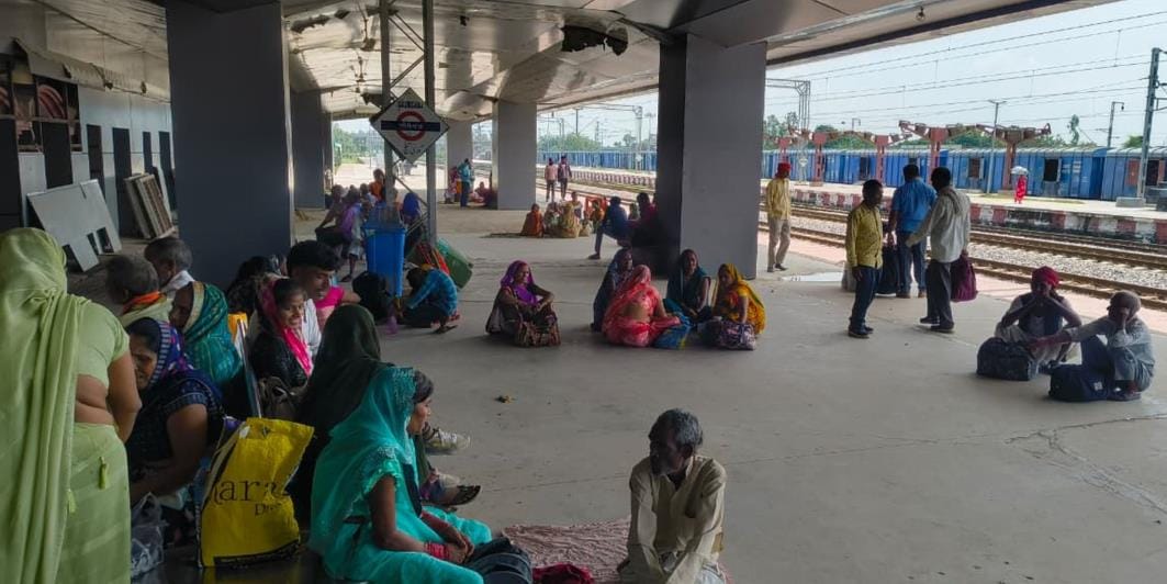 Sangam passenger arrived four and a half hours late